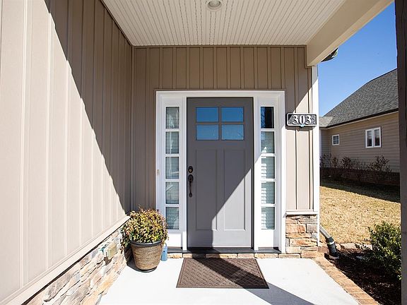 4th image of 303 Capstone Dr