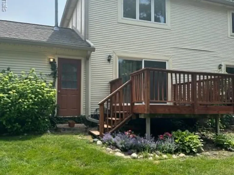 95 Walnut Blvd — Photo 4
