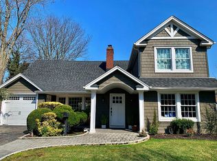 30 Silver Birch Rd, Merrick, NY 11566