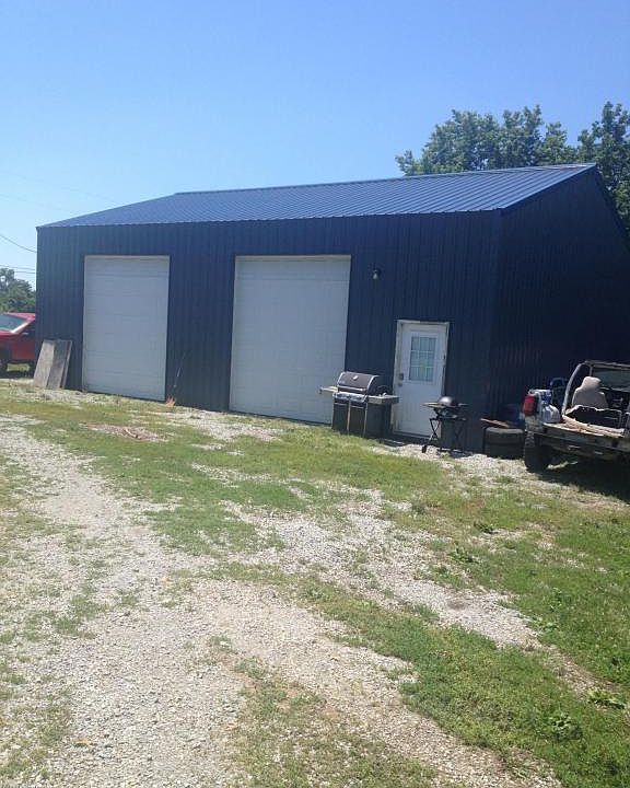 2nd image of 9150 Bloomfield Rd
