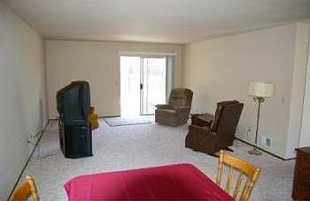 3rd image of 524 Cloudview Dr