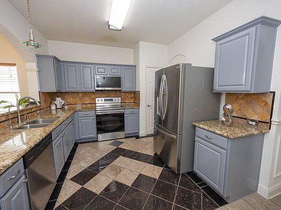 5th image of 11500 Dimmitt St