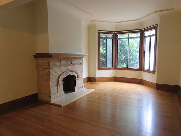 3rd image of 2040-2042 Greenwich St #2040