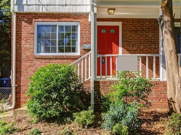 2728 Hickory St, Alexandria, VA 22305