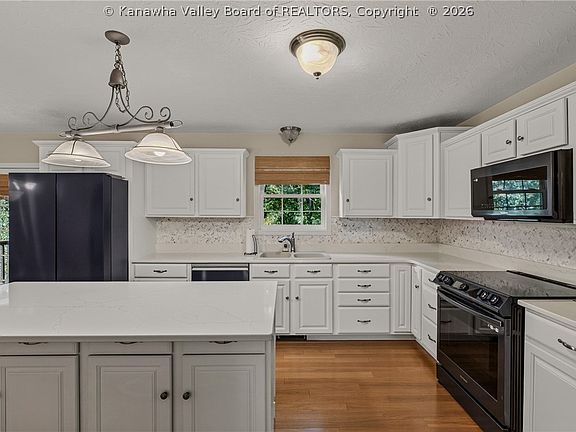 5th image of 15 Lathem Ridge Rd