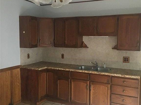 2nd image of 16 Parkview Ave