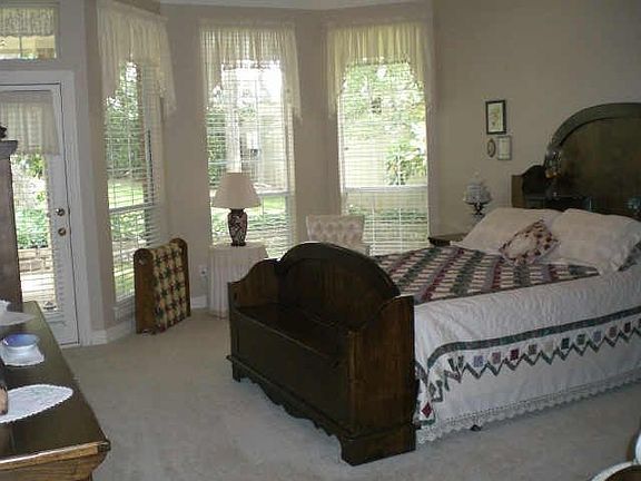 3rd image of 707 Timber Lake Cir