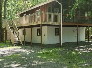 109 Broadmoor Dr, Lords Valley, PA 18428
