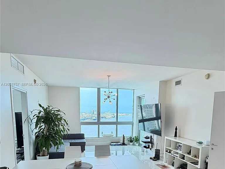 300 S Biscayne Blvd #3 — Photo 4