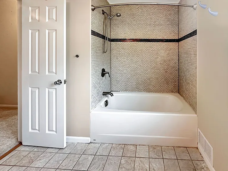 2236 Elmwood Dr SE — Photo 10