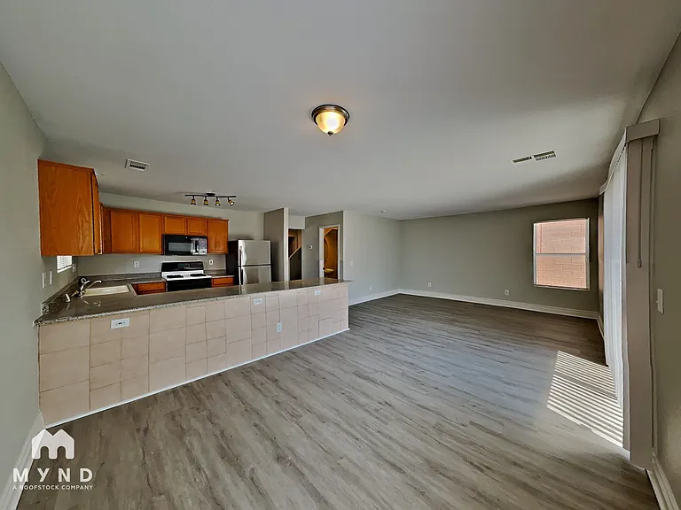 6271 Stone Hollow Ave — Photo 3