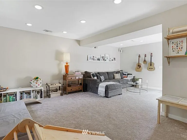 13823 NE 76th St — Photo 21
