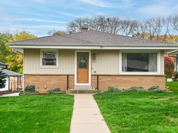 2021 North 116th STREET, Wauwatosa, WI 53226