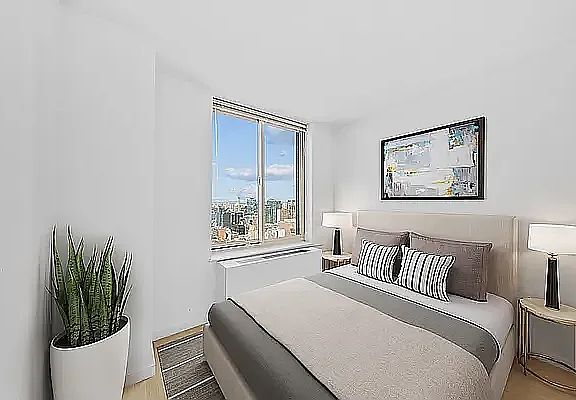 5th image of 260 W 54th St #35N