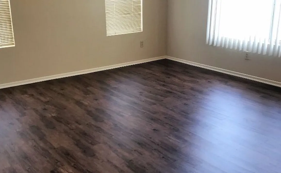 2 bed, 1000 sqft, $2,250 — Photo 2