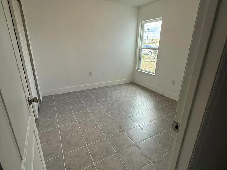 1256 Papaya Cir — Photo 14