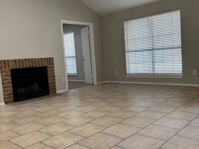 104 Glade Shadow Dr — Photo 5