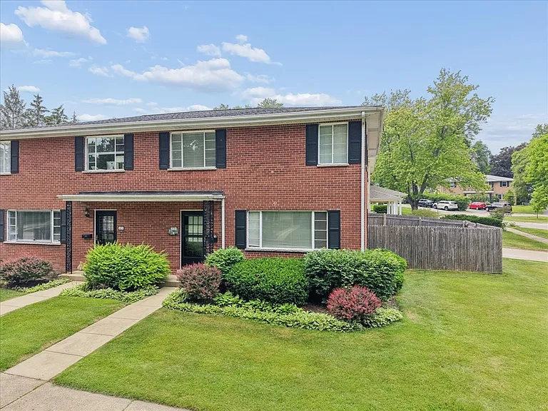 40 S Maywood Rd #40 — Photo 18