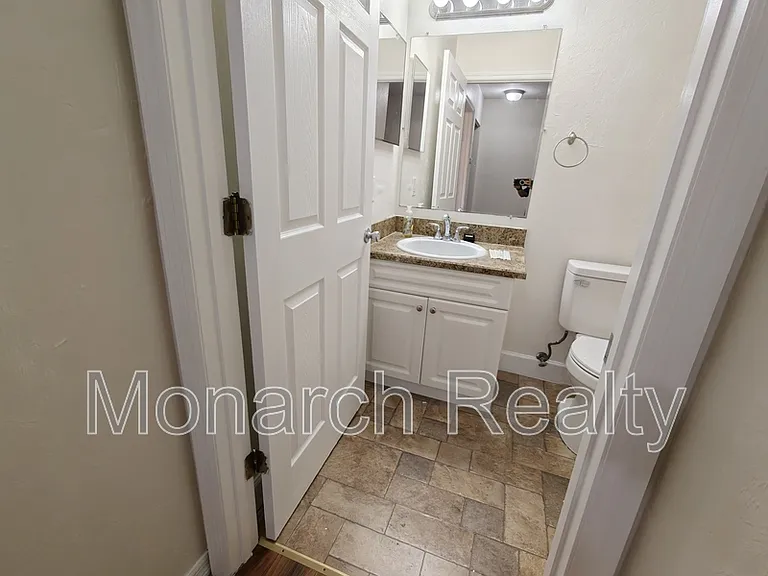 620 SW 10th Ln #4 — Photo 16