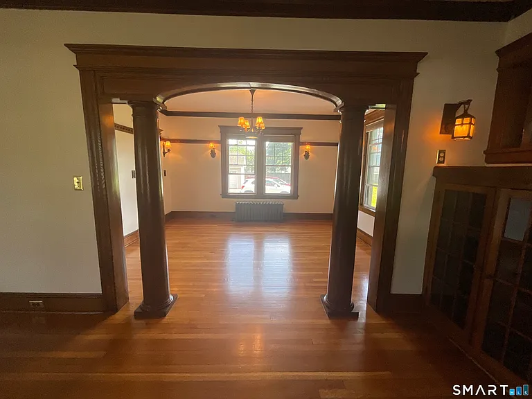 1127 W Broad St — Photo 4