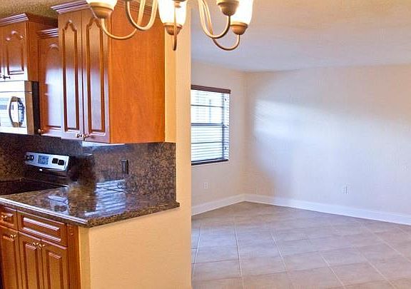 3rd image of 427 Santander Ave APT 204
