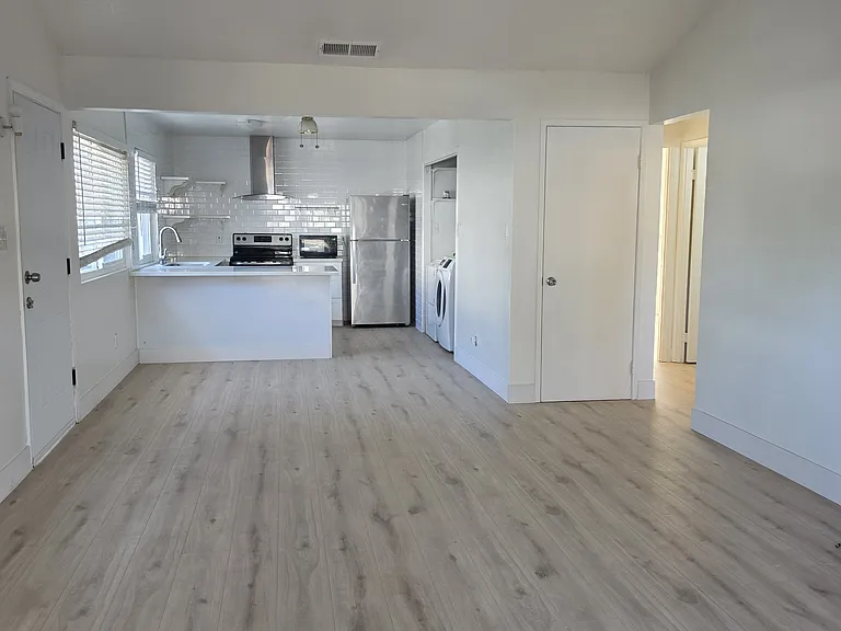 69 Omaha Ct — Photo 3