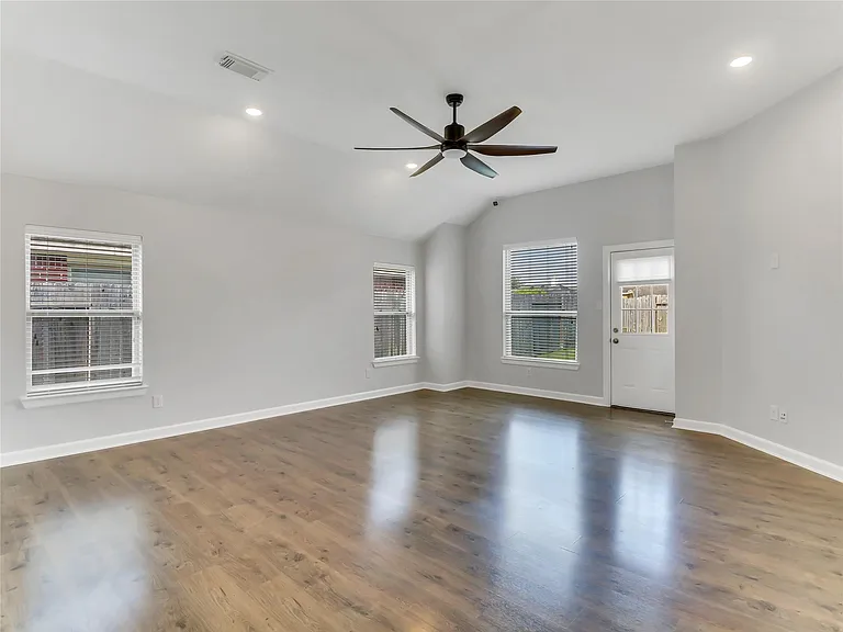 8314 Dusty Canyon Ln — Photo 11