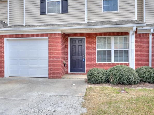 453 Tara Commons Cir