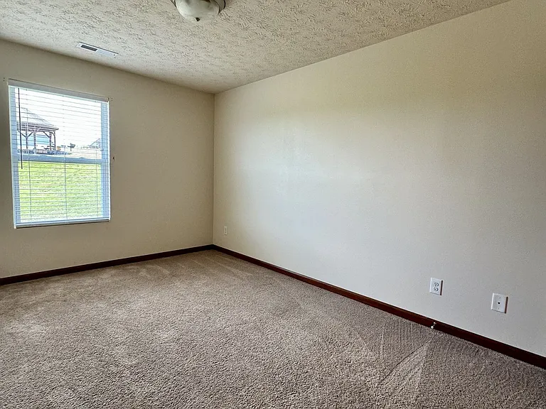 Eagle View Luxury Apartments — Photo 56