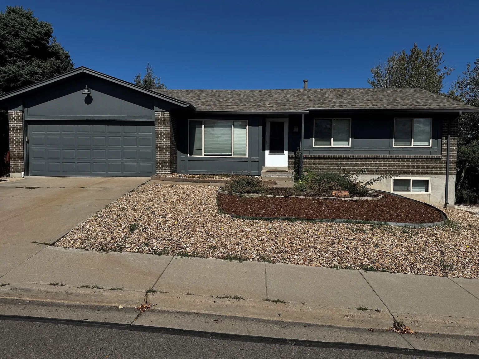 3 bed, 2624 sqft, $2,400 — Photo 1