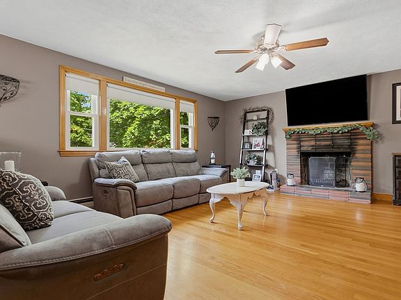 3rd image of 79 Martin Rd