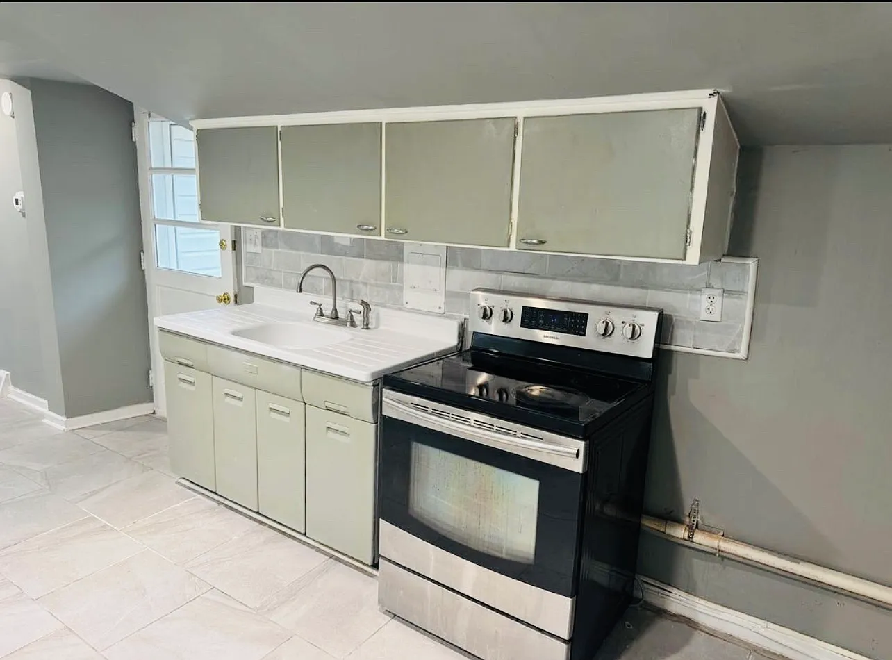 2 bed, 1050 sqft, $1,150 — Photo 3