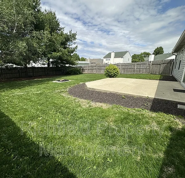 1704 Crimson Ln — Photo 1