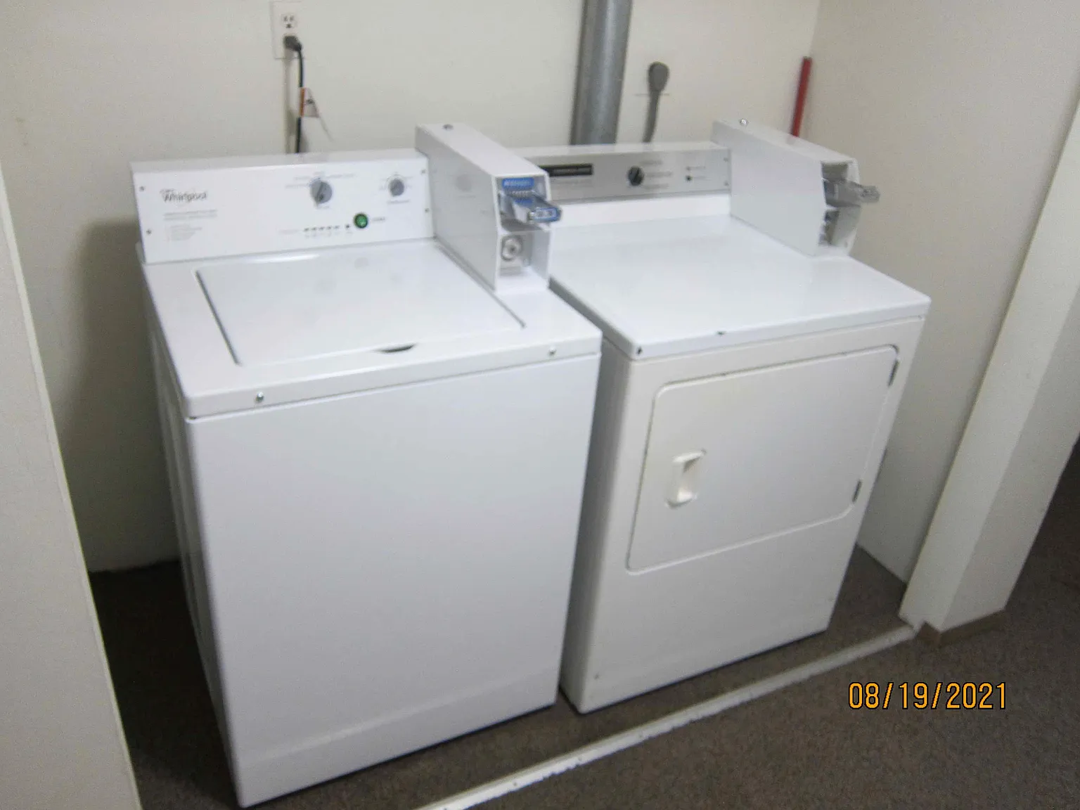 Available October 2026 Remodeled 2 Bedroom Upper with Balcony and Includes Underground Parking — Photo 1