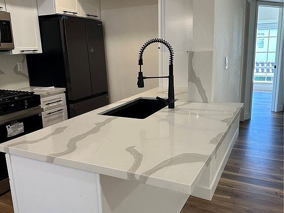 4th image of 4201 Las Virgenes Rd Unit 201