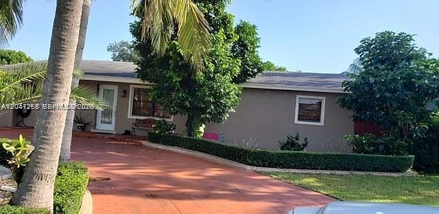 1st image of 1065 NW 15th St