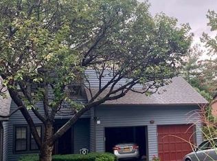 22 Derby Ct, Oyster Bay, NY 11771