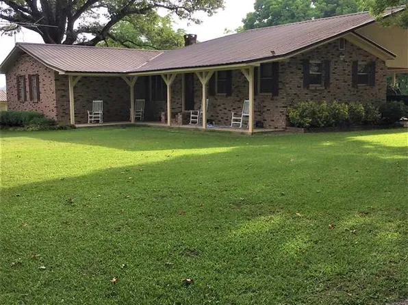 20 Butler Ln, Collins, MS 39428