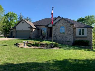 1108 Ledgestone Ln, Branson West, MO 65737