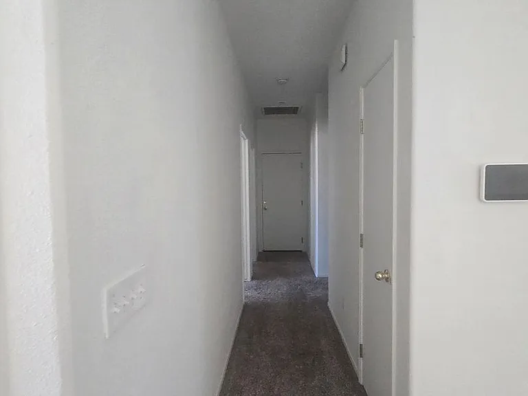 2068 W Merritt St — Photo 5