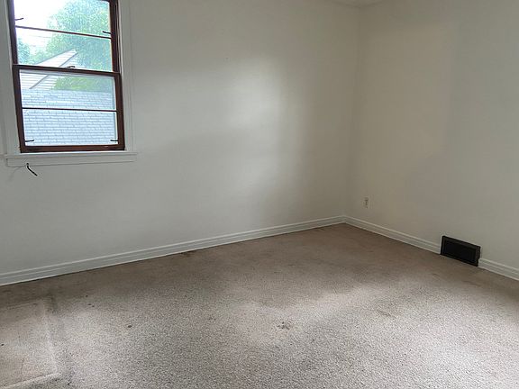 5th image of 2302 Niagara St #2