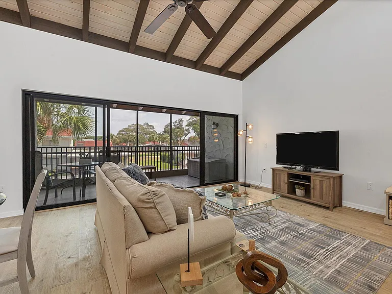 500 Park Blvd S #109 — Photo 5