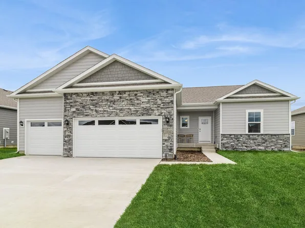 3036 Sweetwater Dr, Des Moines, IA 50320