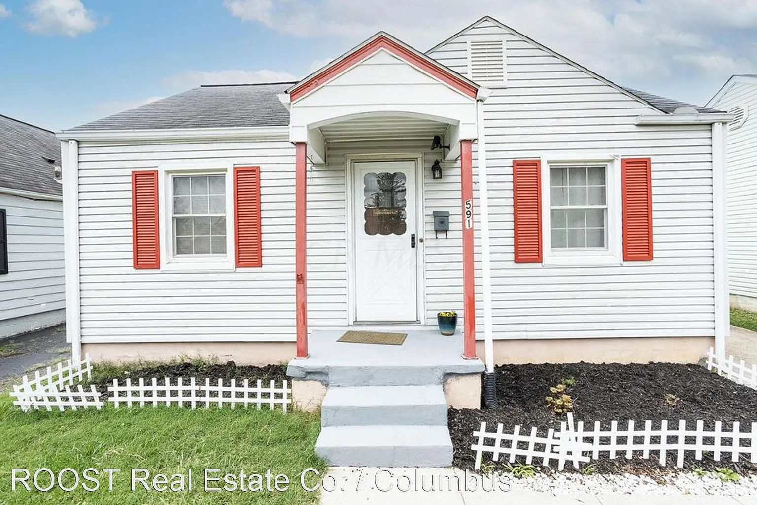 591 Woodbury Ave photo 1