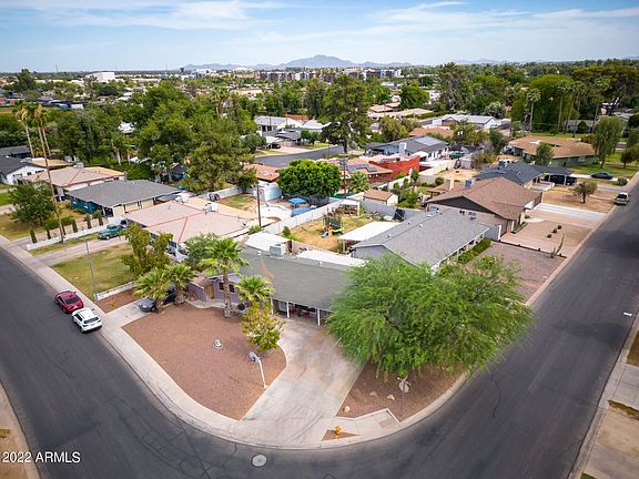 3rd image of 685 W Carla Vista Dr