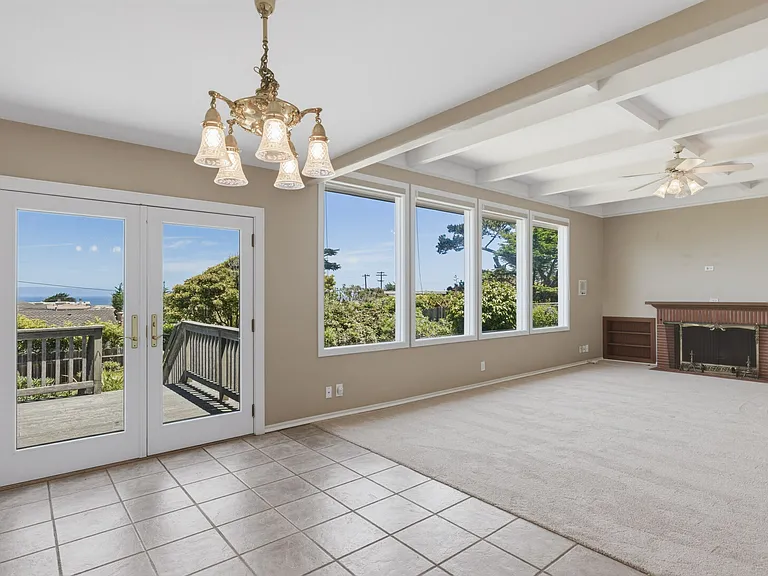 1250 Del Monte Blvd — Photo 15