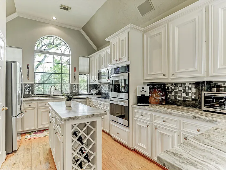 1706 Country Squire Dr — Photo 11