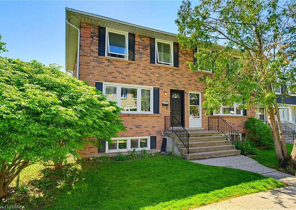 1st image of 26 Coachwood Rd #6