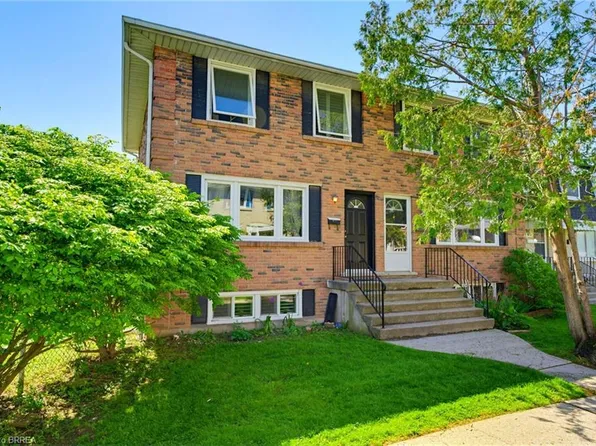 26 Coachwood Rd #6, Brantford, ON N3R 3R4