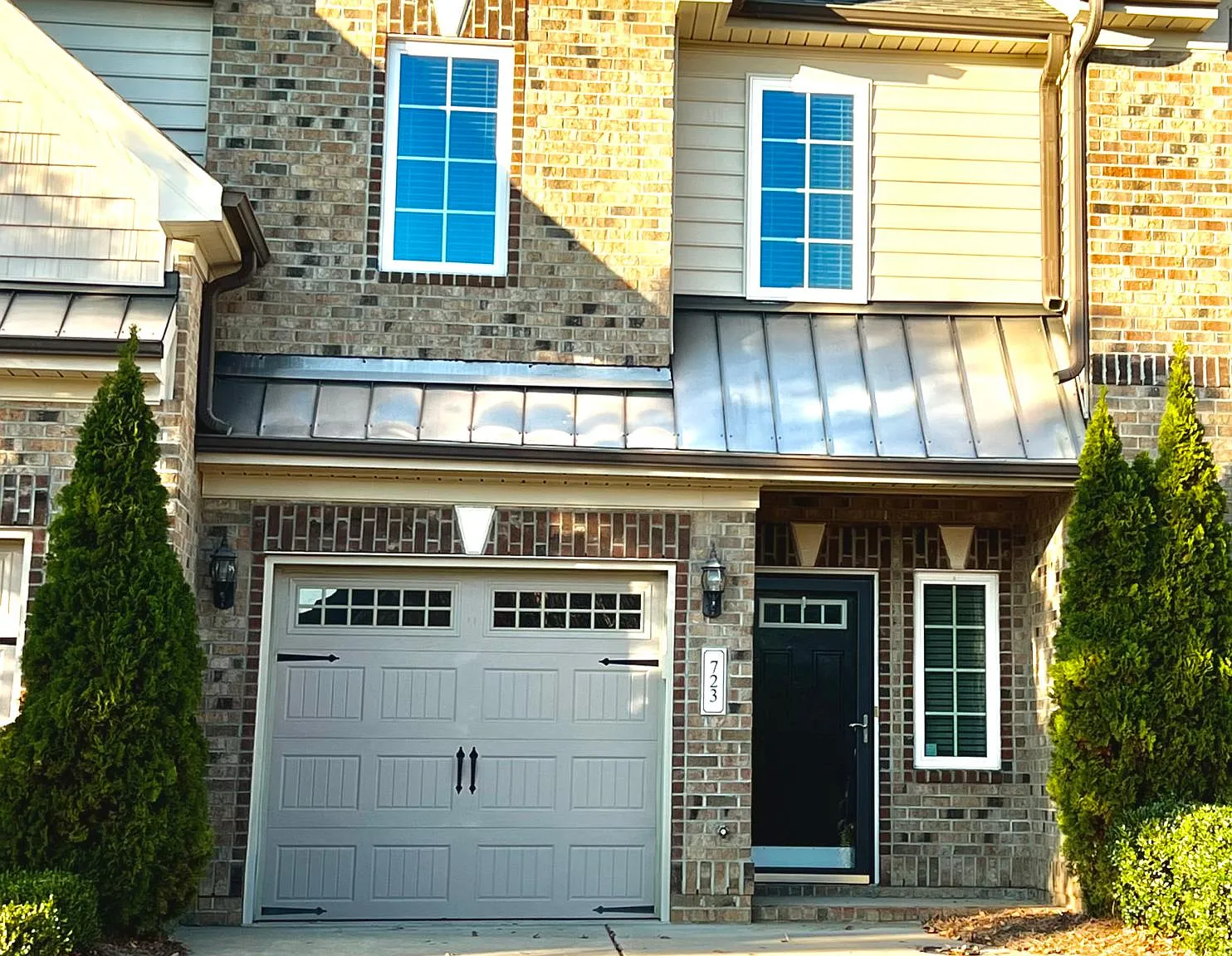 3 bed, 2.5 bath, 1590 sqft, $2,050 — Photo 3